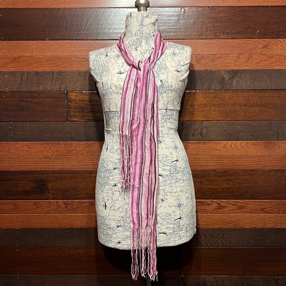 No Brand Tag Fringy Knitted Multi Colored Metallic Pink Scarf - Picture 2 of 6